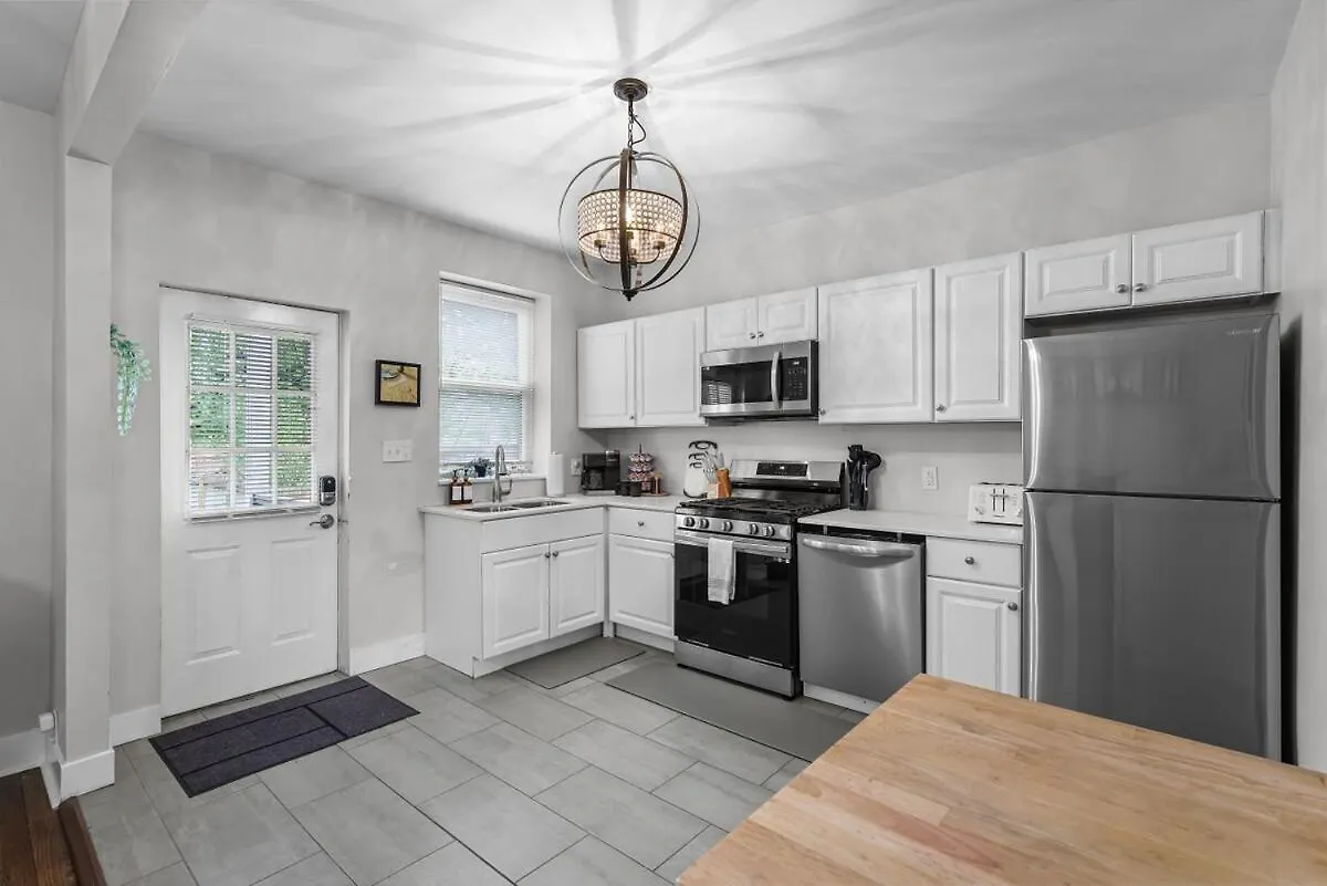 圣路易斯Hartford Stylish 5Br Near Downtown With Private Backyard别墅 度假居 圣路易斯